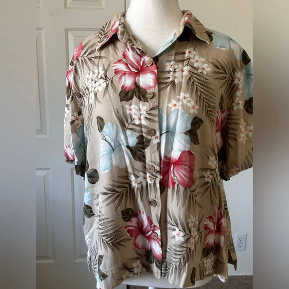 Bahama Beach Womens Blouse Tropical Beige Short Sleeve Collared Button Up XL - Picture 2 of 13
